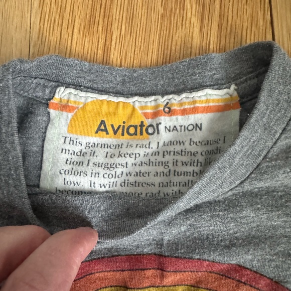 Aviator Nation Kids Gray Rainbow Mountain T-Shirt VGC unisex sz 6 - Picture 3 of 4